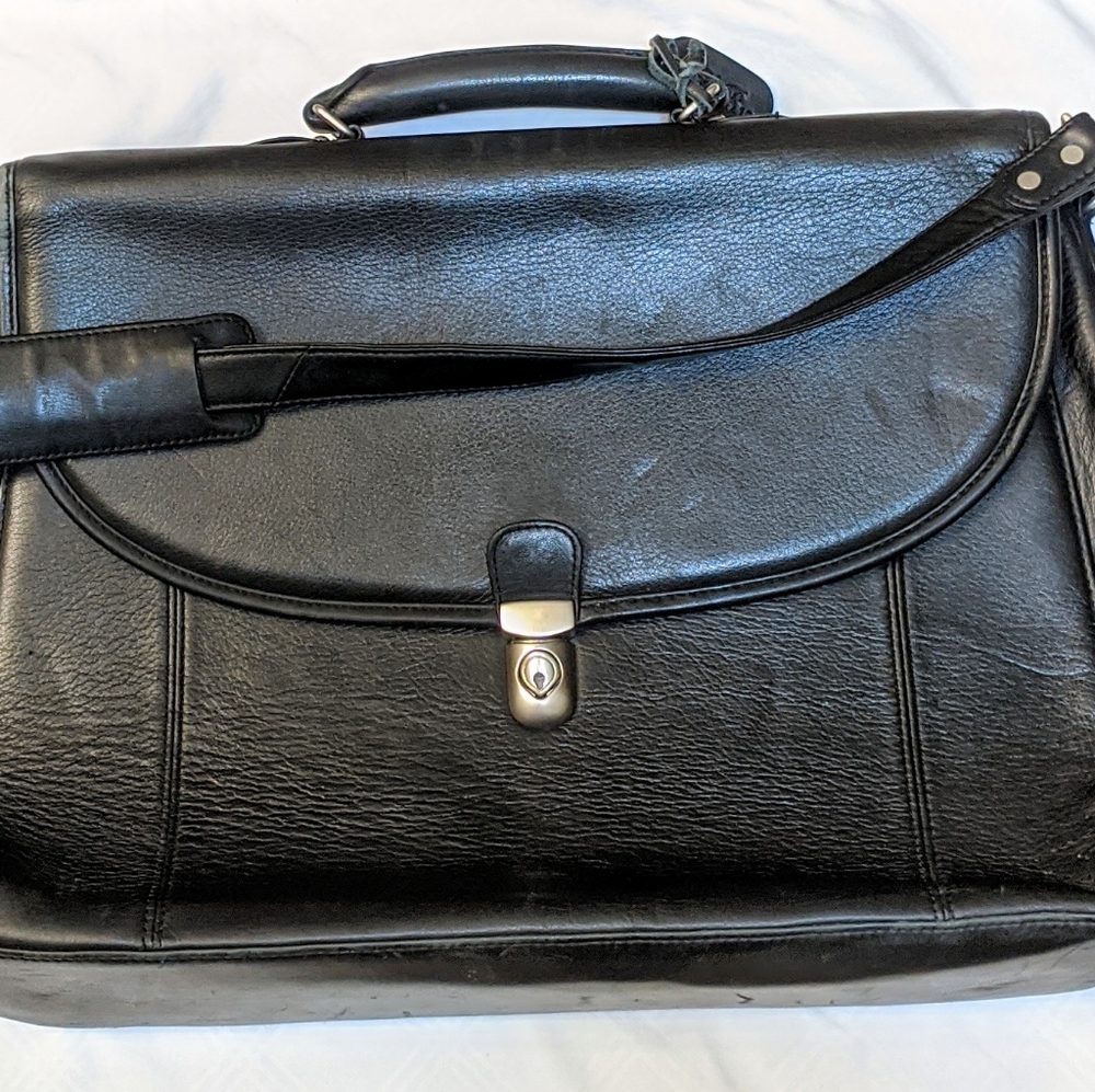 DeBon Pre-owned Black Leather Briefcase